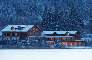 Haus am See Winteransicht